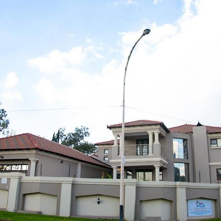 Angelocean Guest House Witbank Buitenkant foto