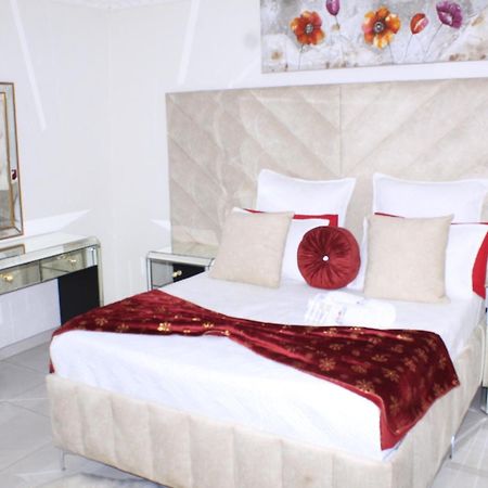 Angelocean Guest House Witbank Buitenkant foto