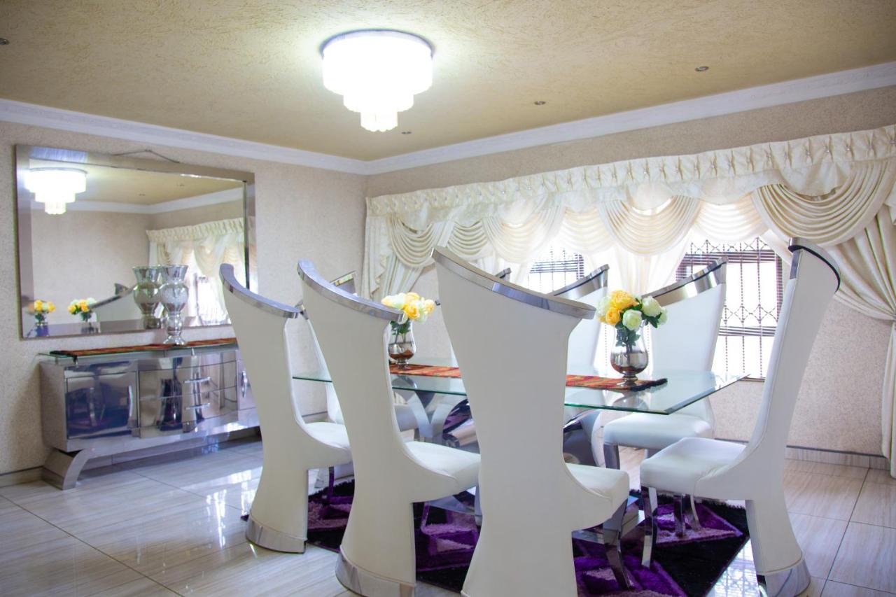 Angelocean Guest House Witbank Buitenkant foto