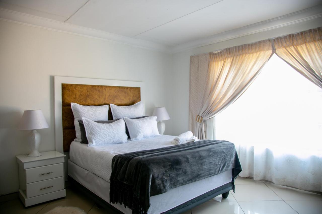 Angelocean Guest House Witbank Buitenkant foto