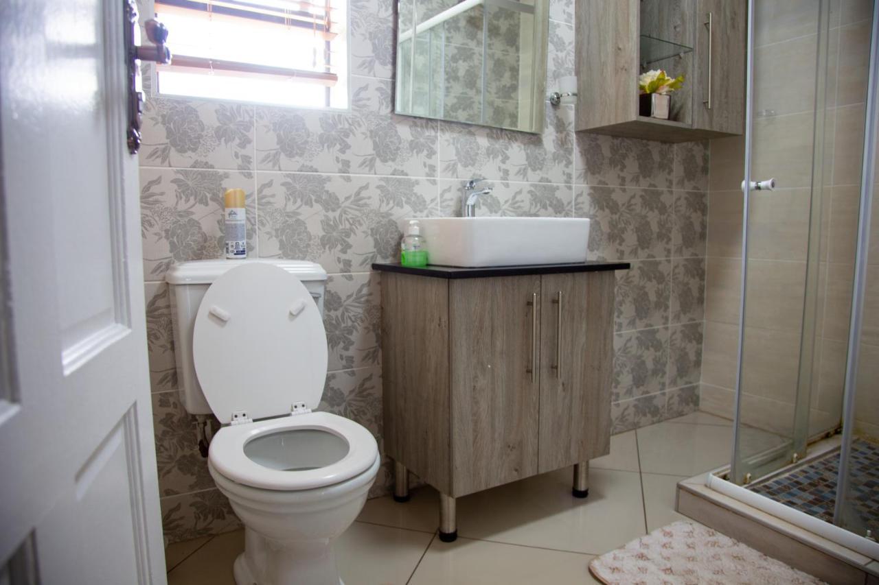 Angelocean Guest House Witbank Buitenkant foto