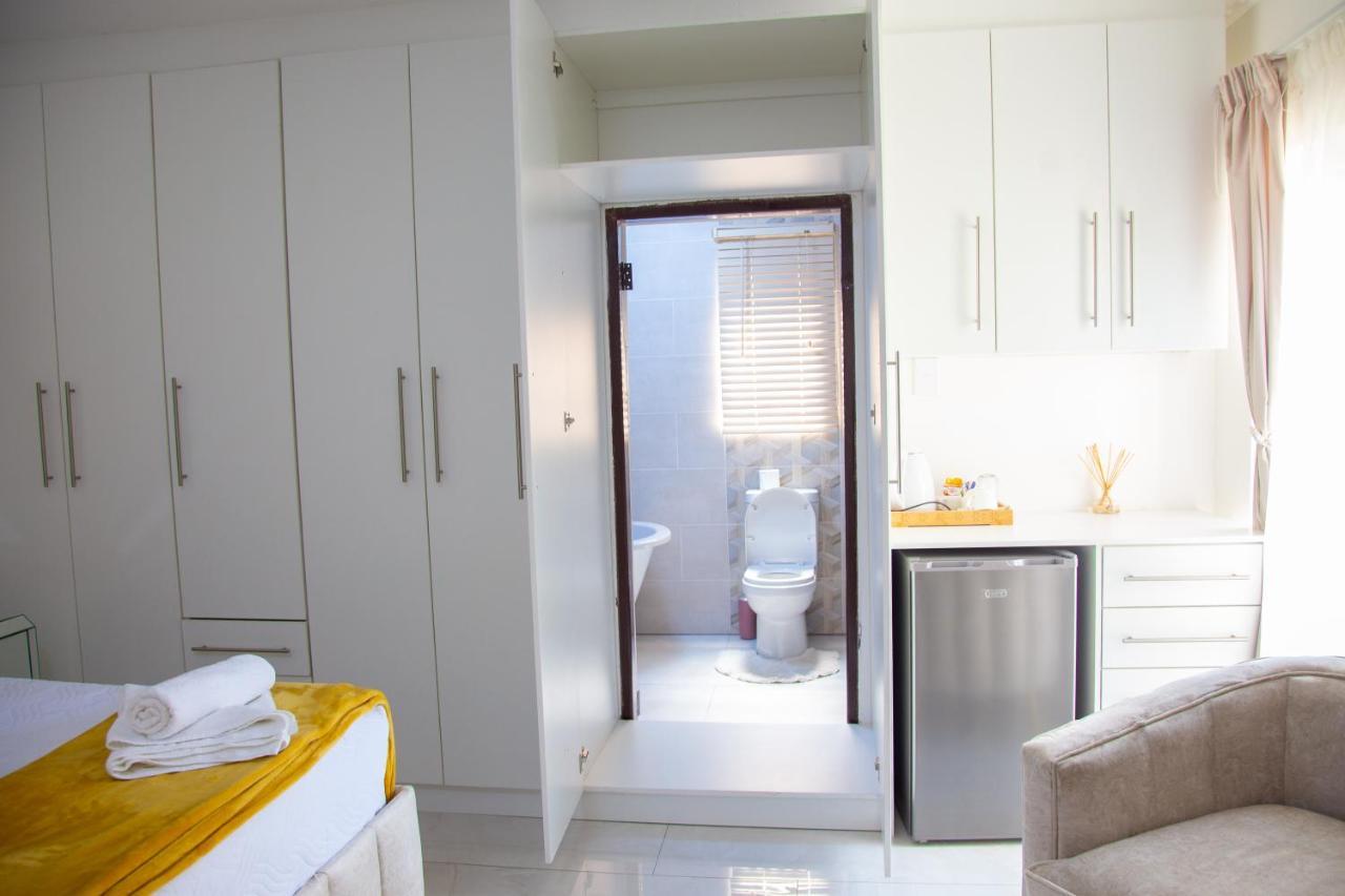 Angelocean Guest House Witbank Buitenkant foto