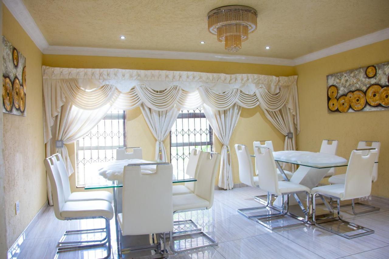 Angelocean Guest House Witbank Buitenkant foto