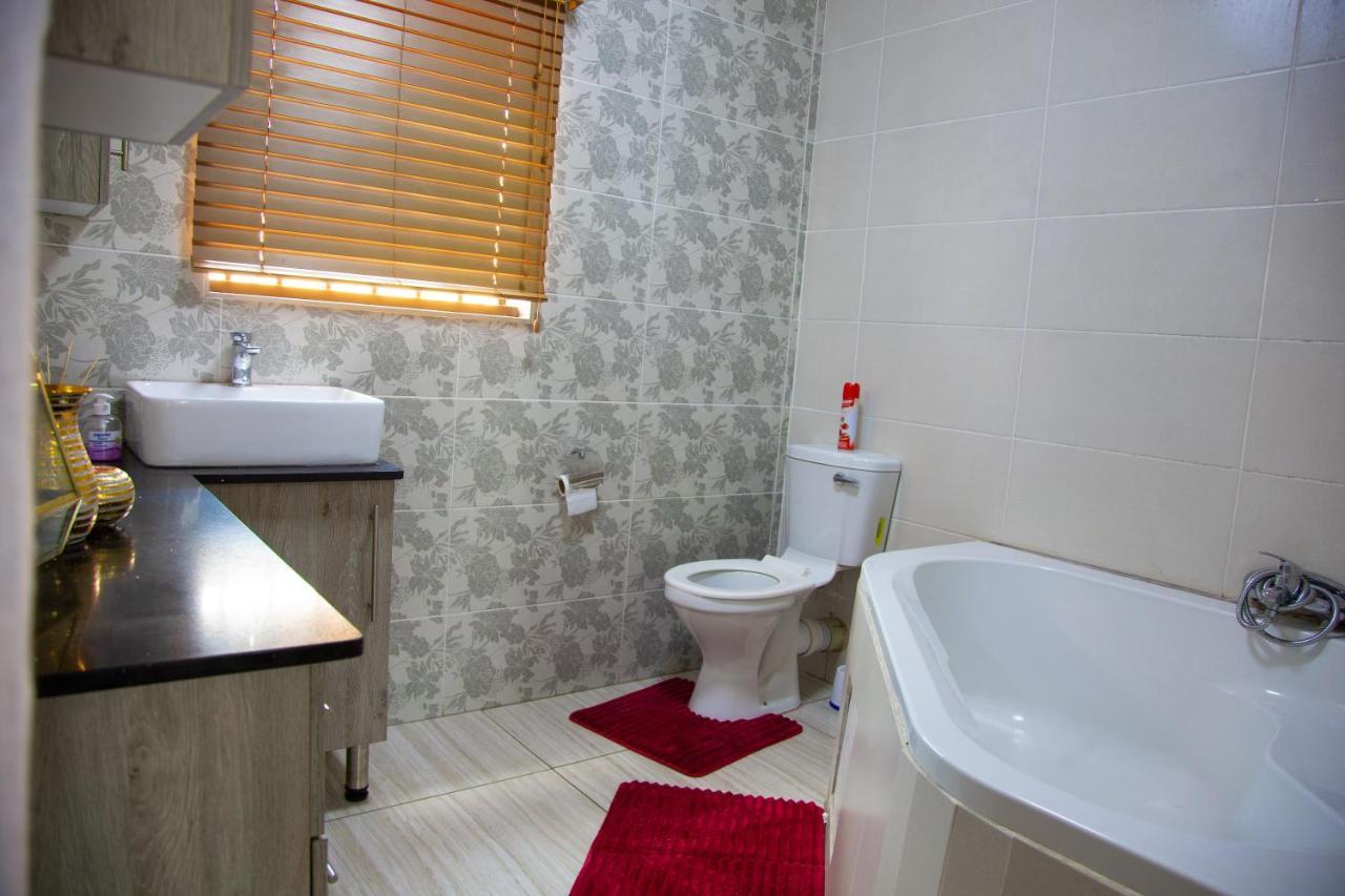 Angelocean Guest House Witbank Buitenkant foto